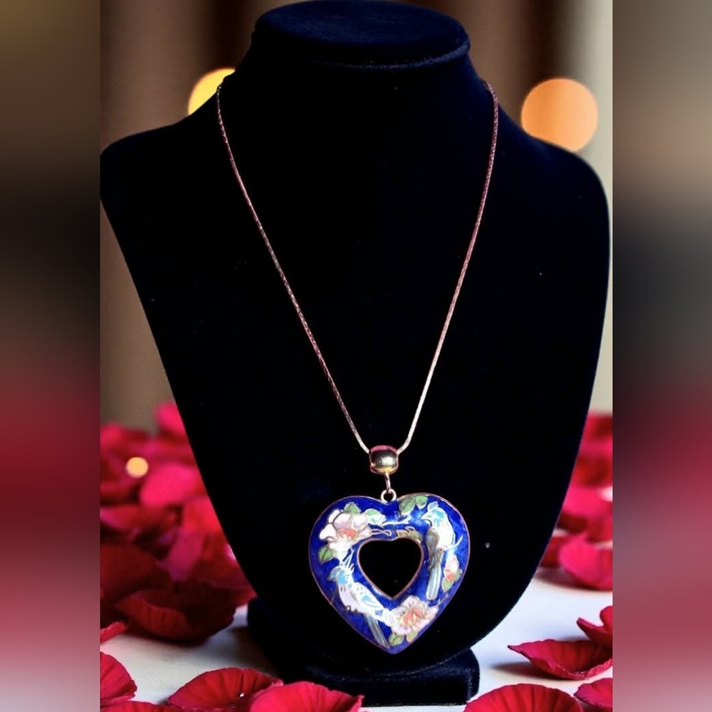 Vtg Cloisonné Puffy Heart Necklace